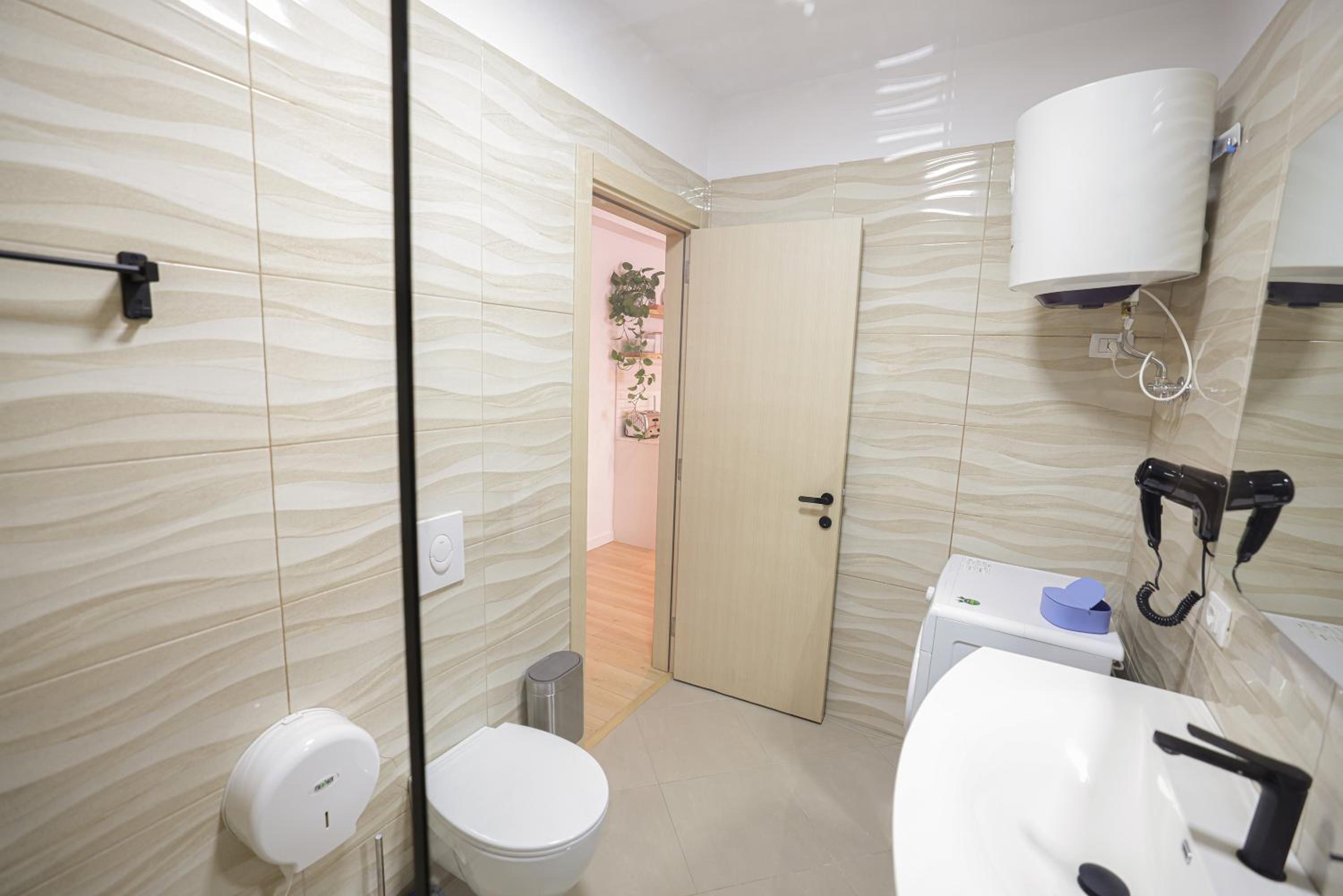 Apollo Apartment by Holistay