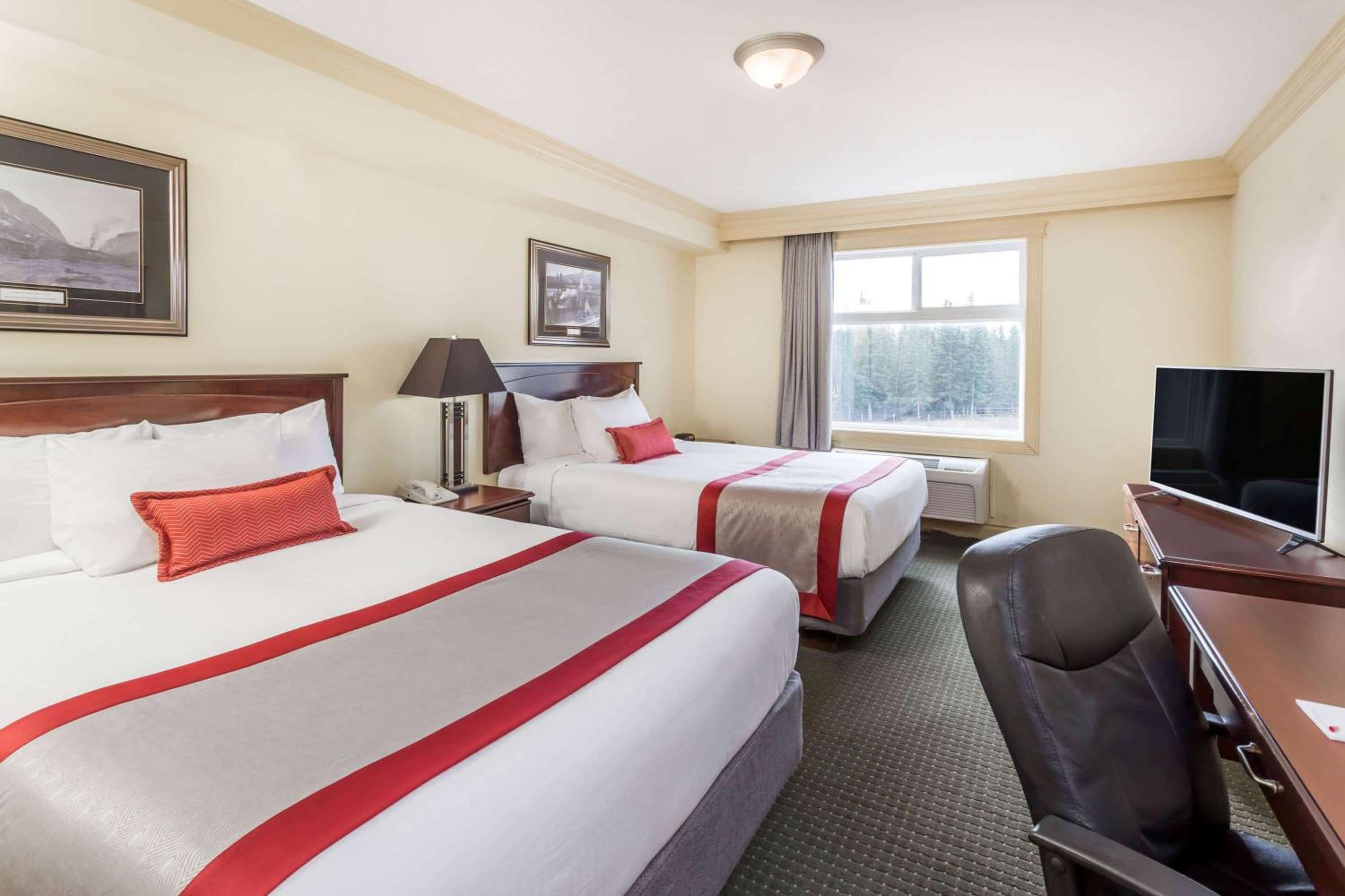 Hinton Vacations - Ramada by Wyndham Hinton - Property Image 5