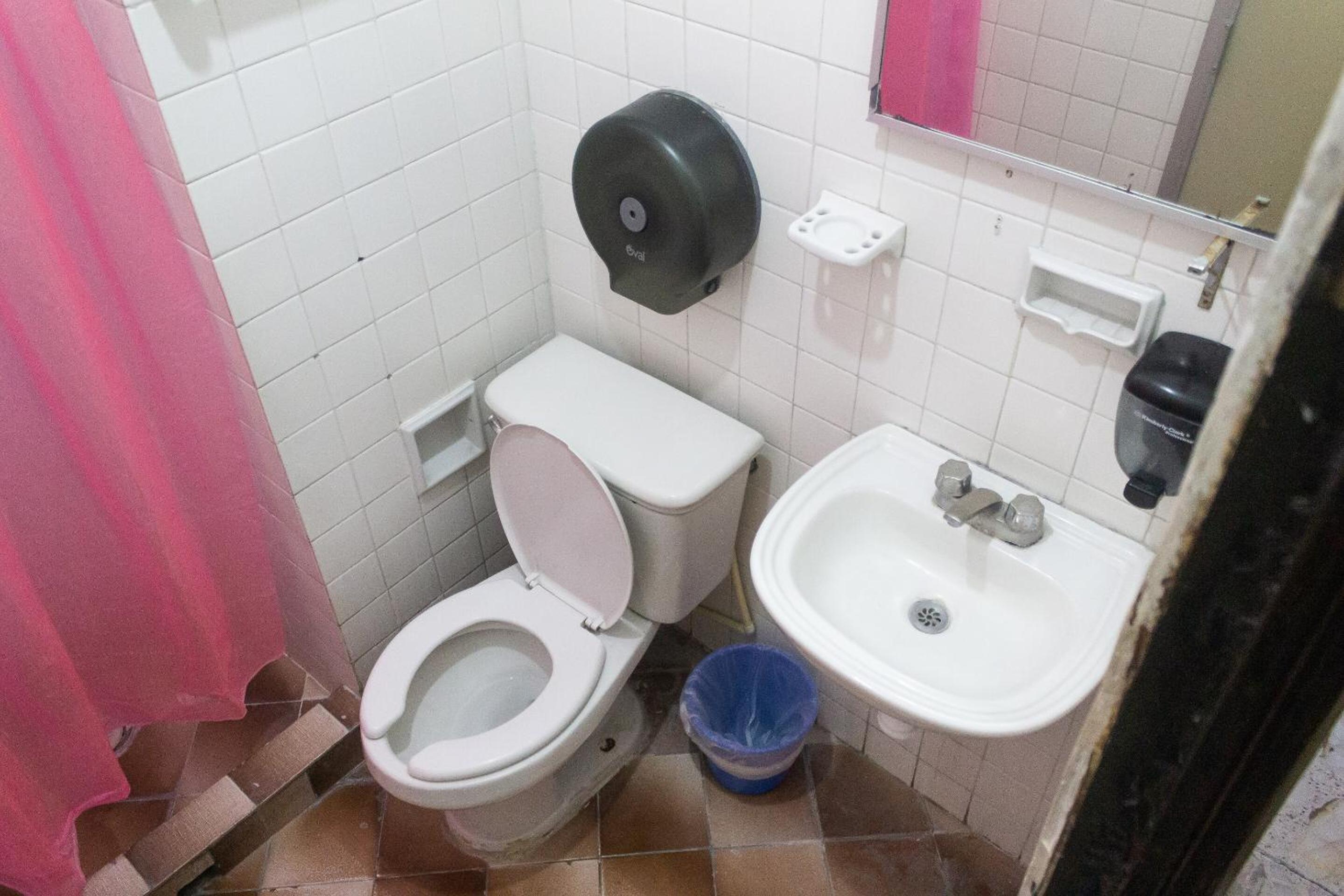 Zacatecas Vacations - OYO Hotel Colon, Plaza Bicentenario, Zacatecas Centro - Property Image 17