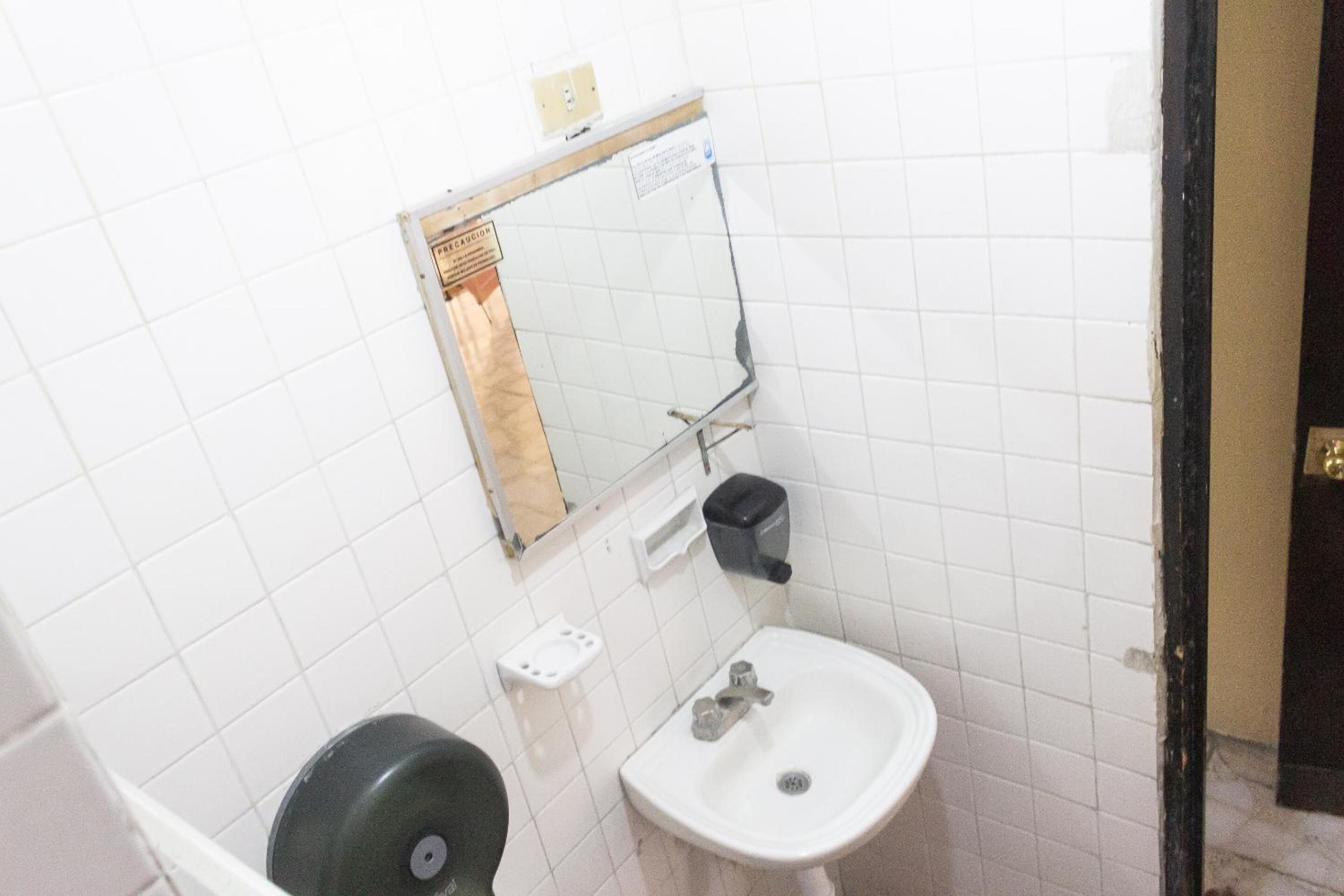 Zacatecas Vacations - OYO Hotel Colon, Plaza Bicentenario, Zacatecas Centro - Property Image 16