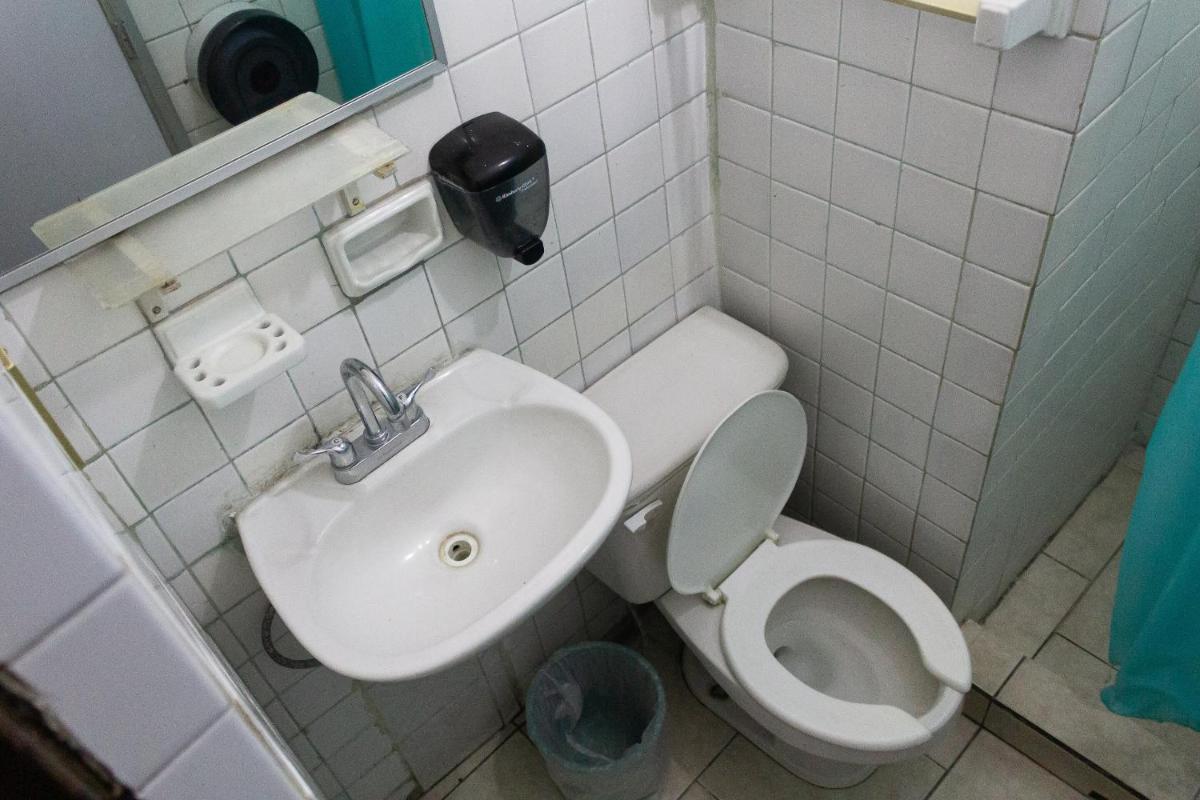 Zacatecas Vacations - OYO Hotel Colon, Plaza Bicentenario, Zacatecas Centro - Property Image 35