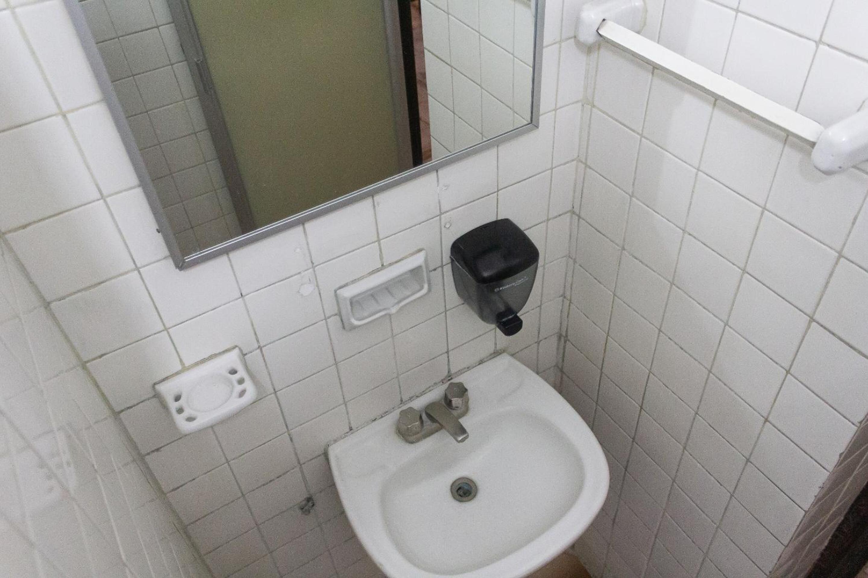 Zacatecas Vacations - OYO Hotel Colon, Plaza Bicentenario, Zacatecas Centro - Property Image 23