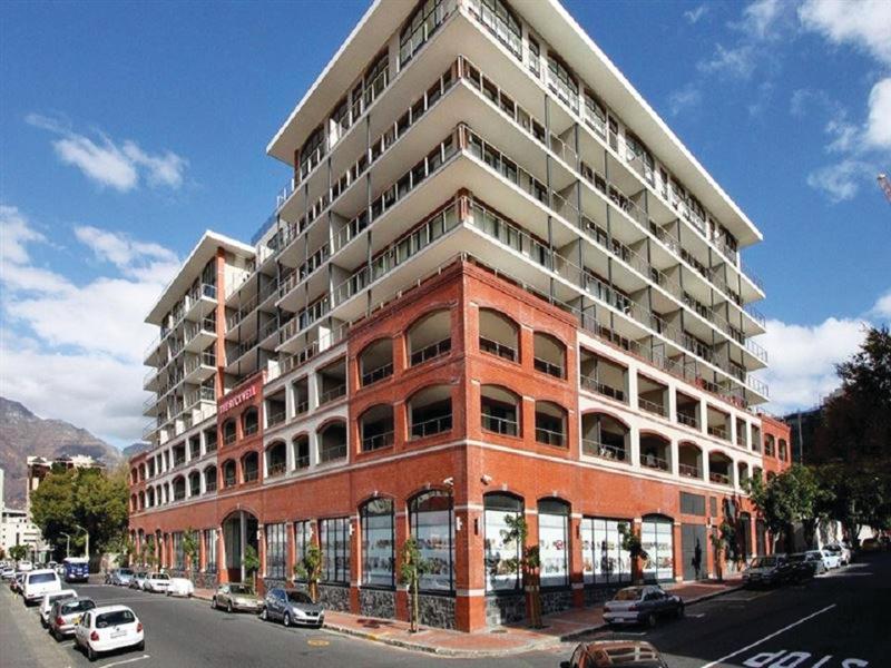 Stunning 2 Bedroomed Loft-style penthouse (712) view 2