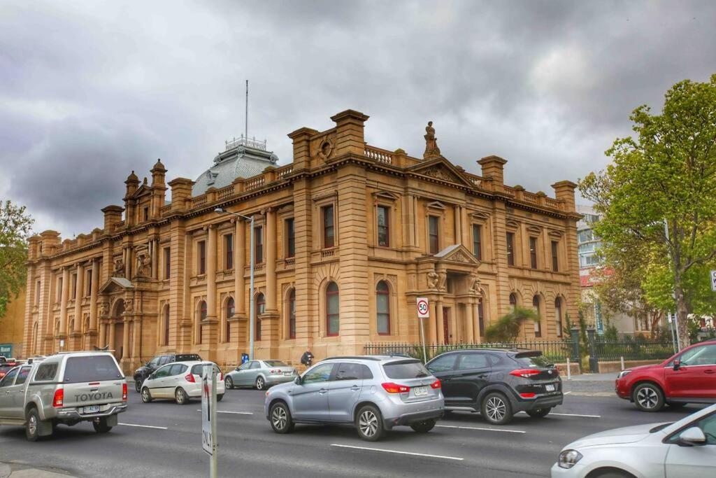 Central Hobart - Beautiful Apartment
