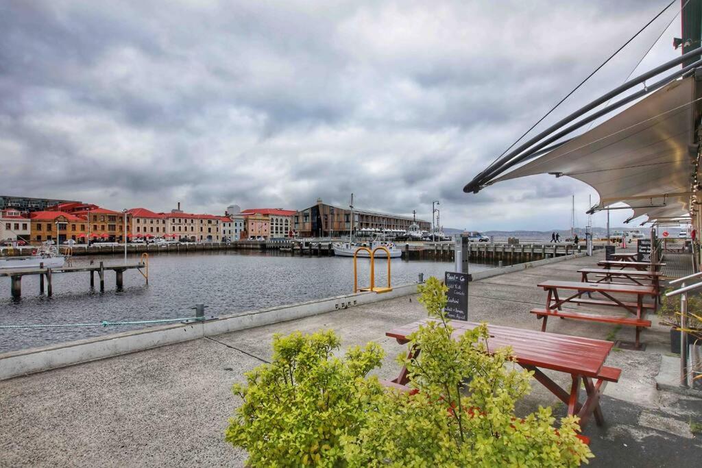 Central Hobart - Beautiful Apartment