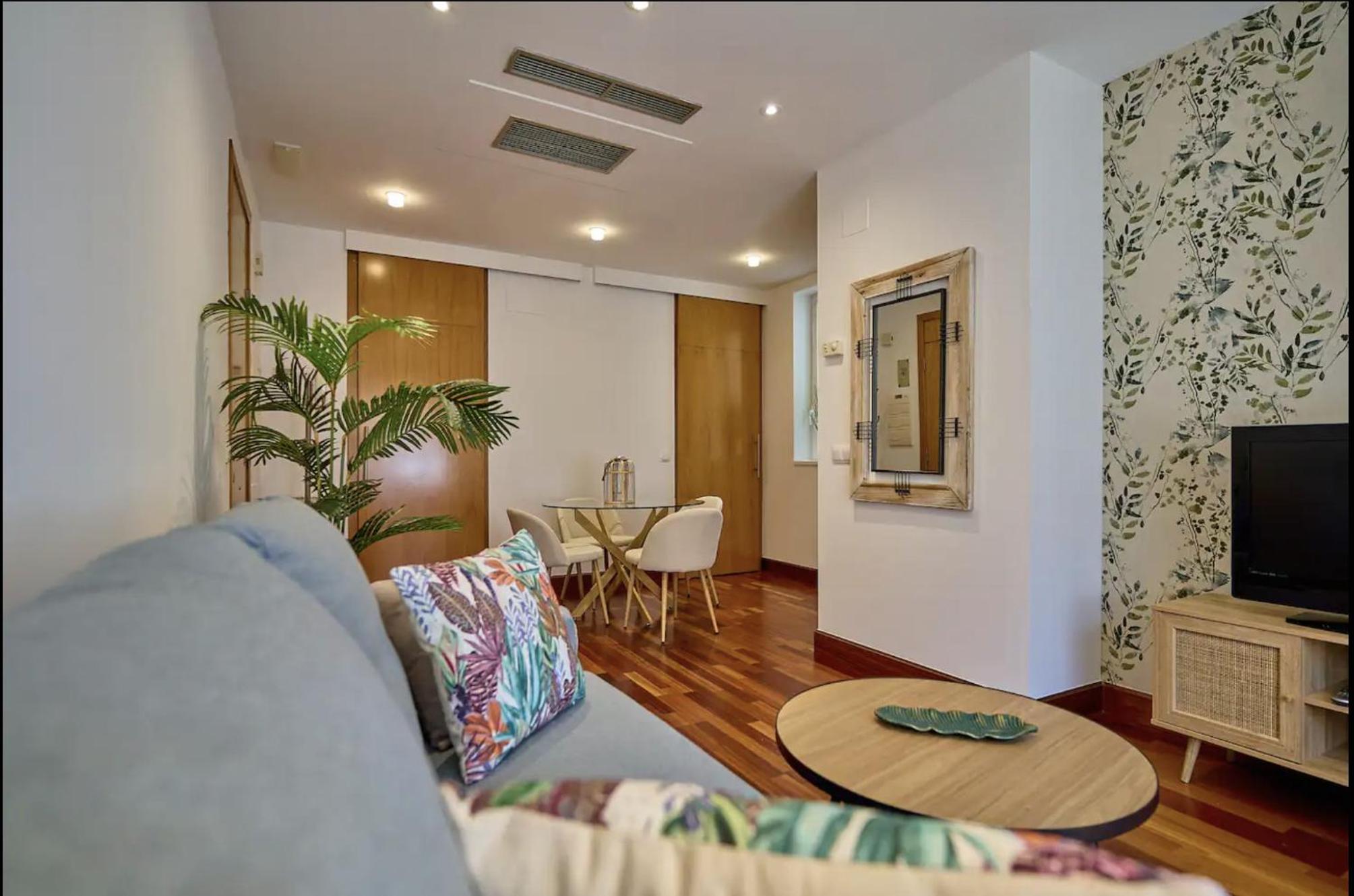 1 Plaza Mayor-Prior 5-AT By Victoria