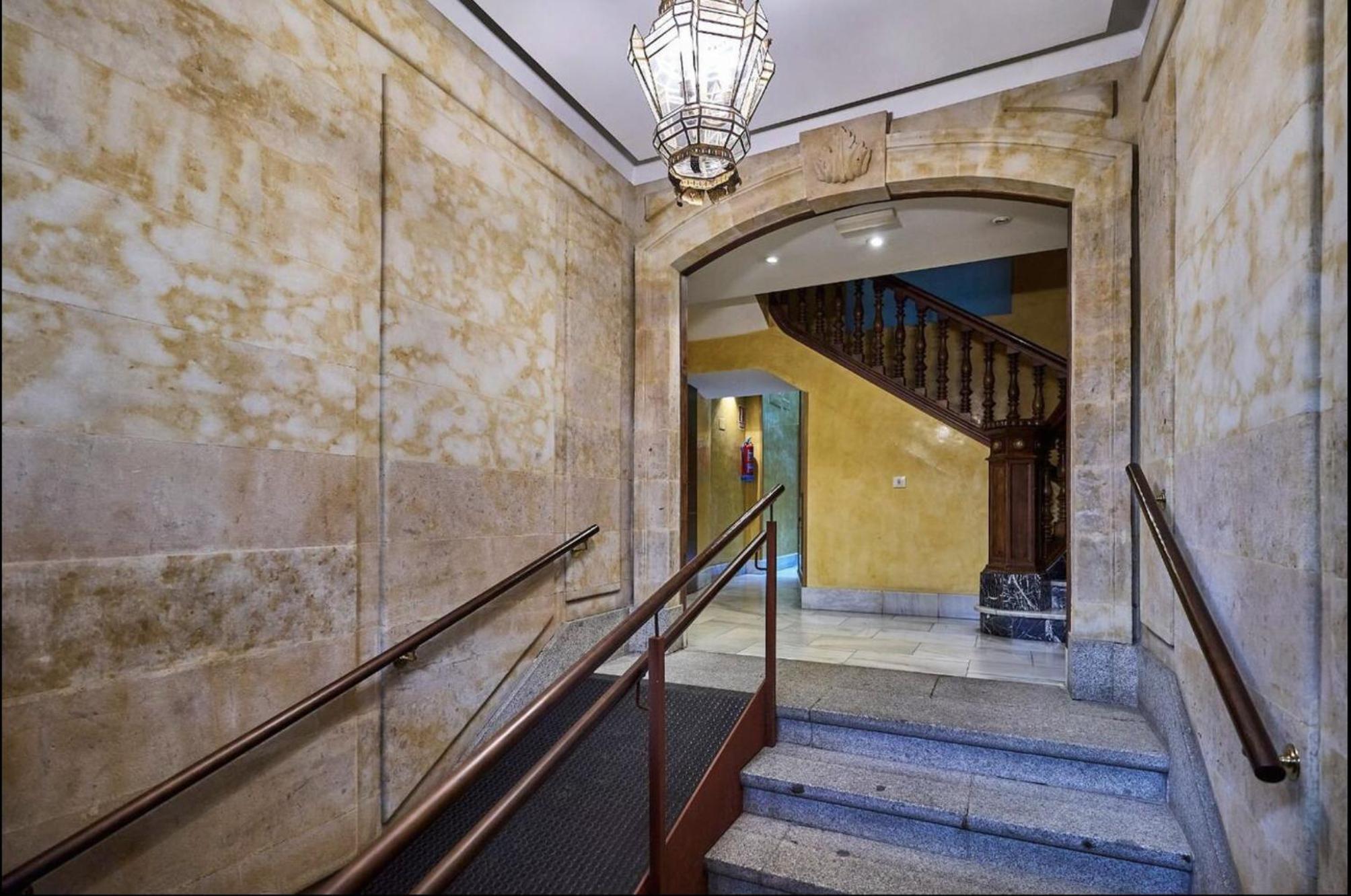 1 Plaza Mayor-Prior 5-AT By Victoria