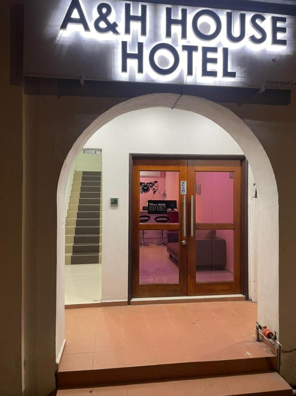 A&H HOUSE HOTEL photo 3