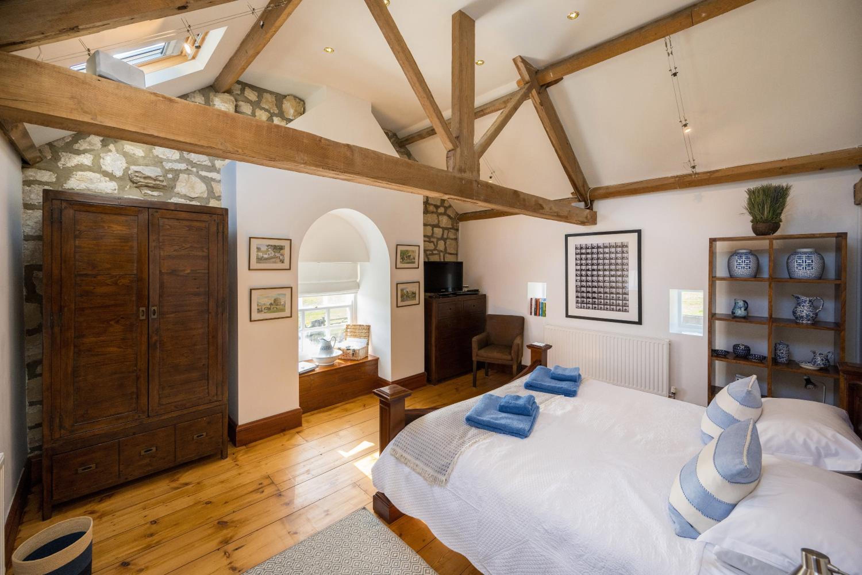 Crow House Barn view 5