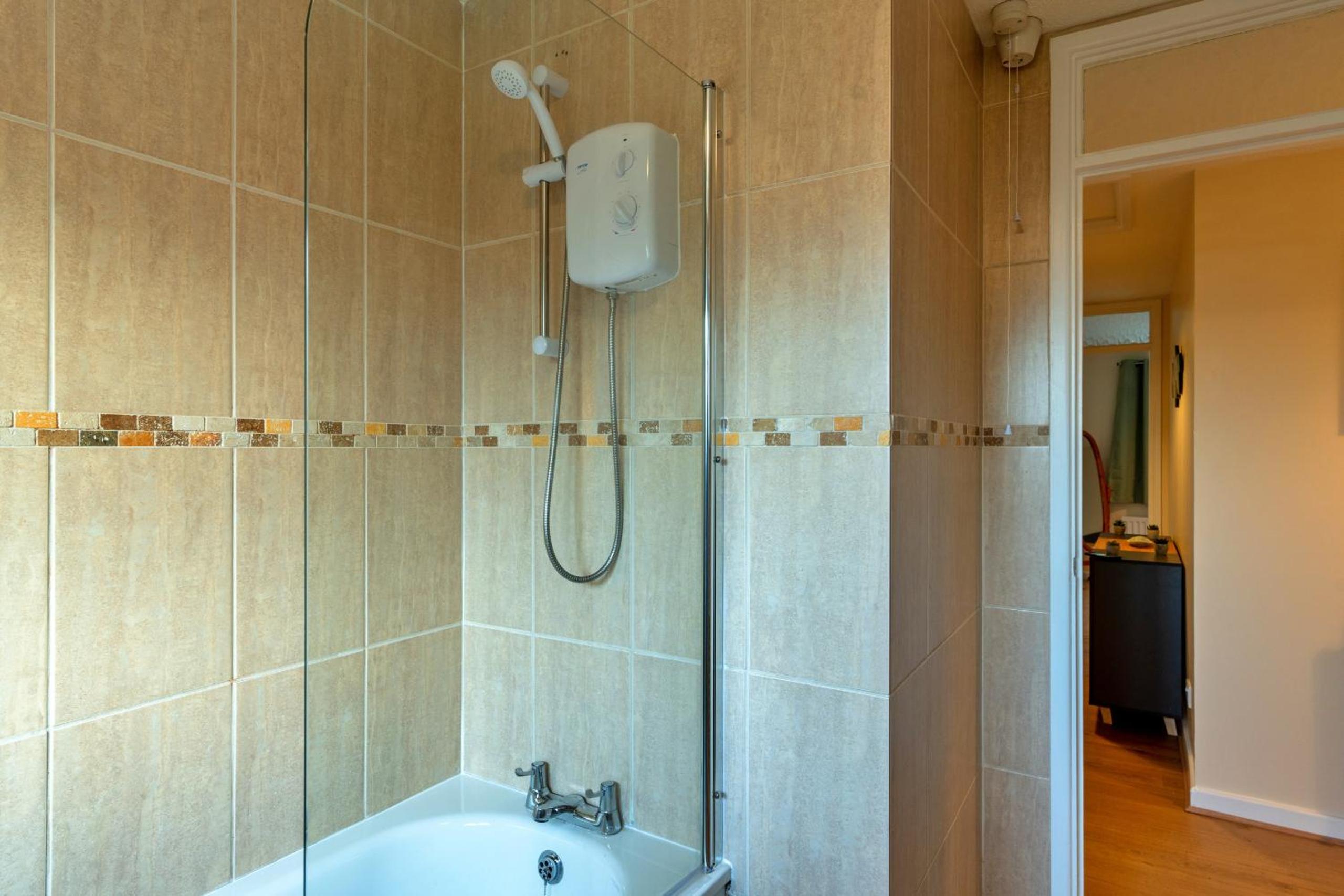 Finest Retreats - Southern Lea view 4