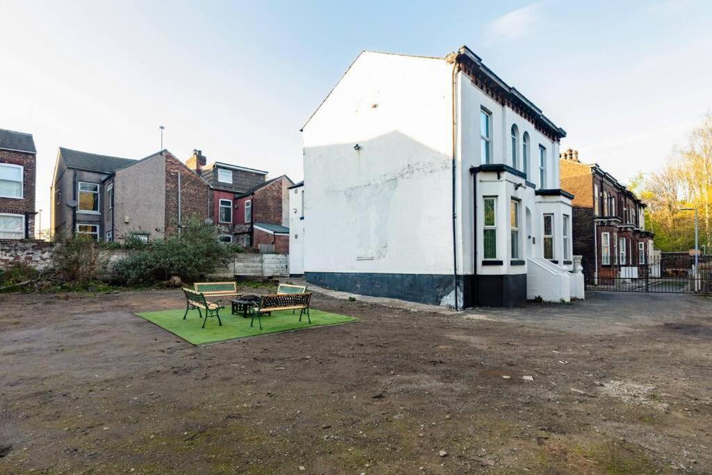 Midwood Lodge