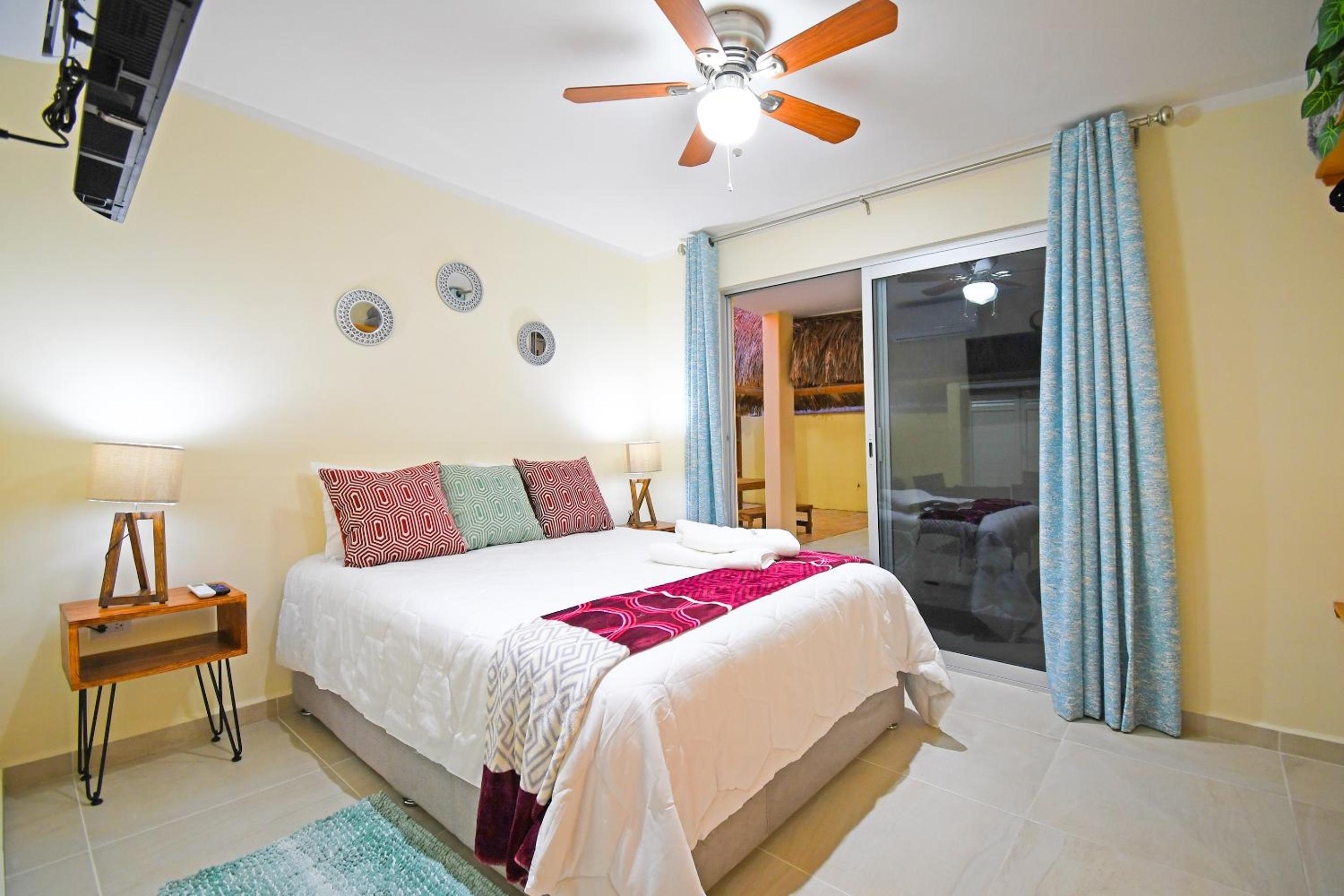 DT La Paz Condos with Pool & Palapa Lounge, 2 mi to Malecón