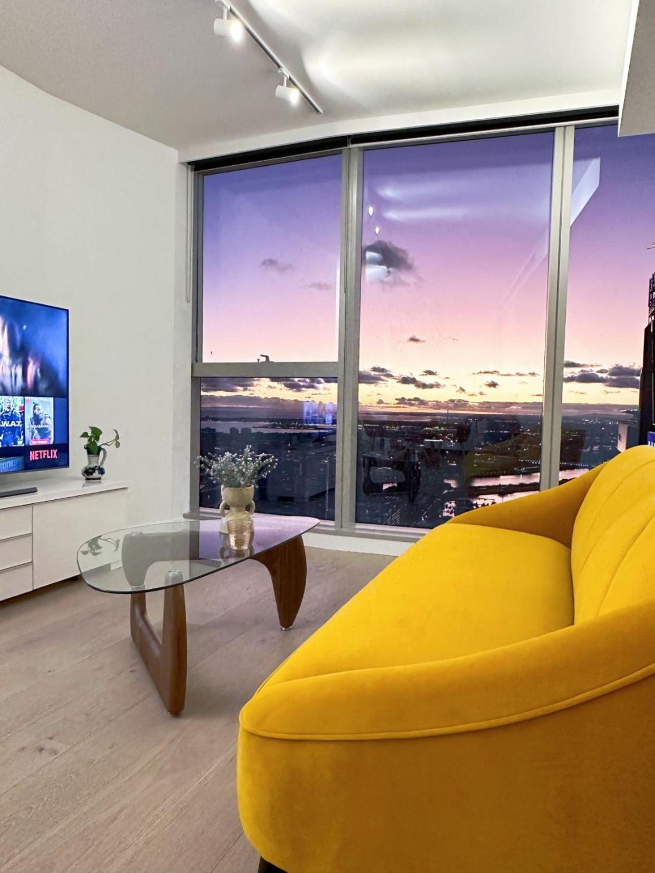 Melbourne CBD Apt with Free Car Park Ocean View