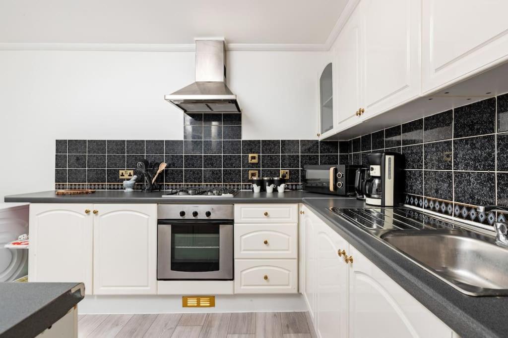 Oxford Vacations - One bedroom duplex apartment located in cowley. - Property Image 18