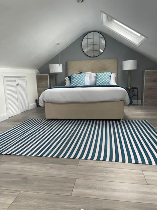 Oxford Vacations - One bedroom duplex apartment located in cowley. - Property Image 17