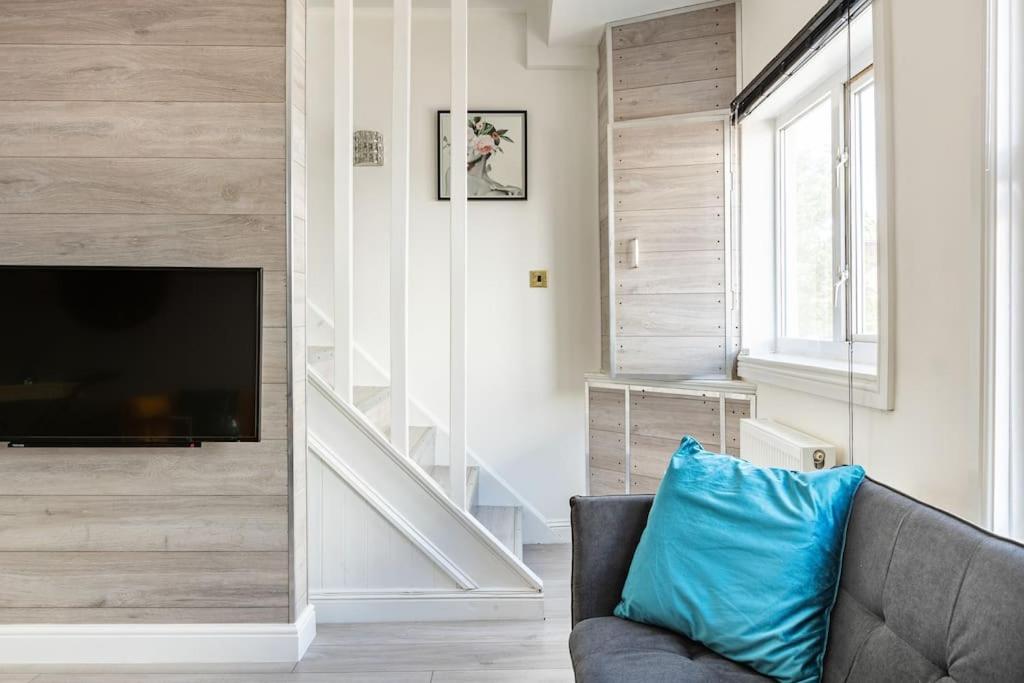 Oxford Vacations - One bedroom duplex apartment located in cowley. - Property Image 16