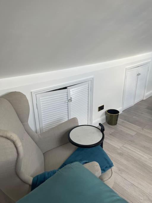 Oxford Vacations - One bedroom duplex apartment located in cowley. - Property Image 12