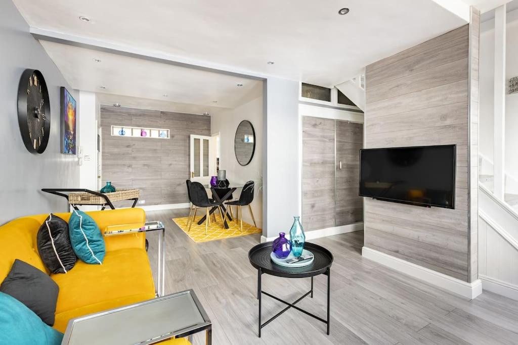 Oxford Vacations - One bedroom duplex apartment located in cowley. - Property Image 11