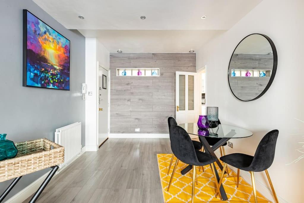 Oxford Vacations - One bedroom duplex apartment located in cowley. - Property Image 2