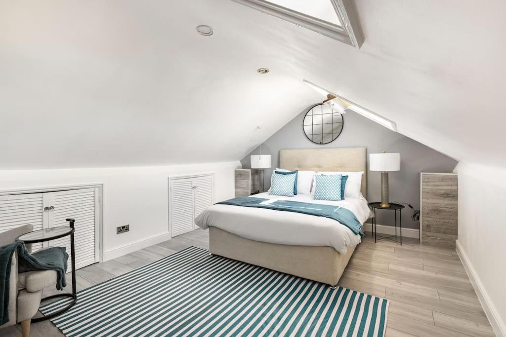 Oxford Vacations - One bedroom duplex apartment located in cowley. - Property Image 4