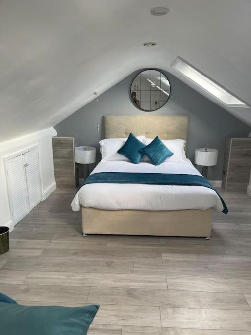 Oxford Vacations - One bedroom duplex apartment located in cowley. - Property Image 3