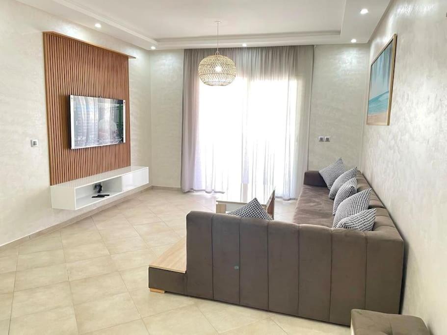 Superbe Appartement avec Piscine - 5 min de la Plage à Imi Ouaddar view 2