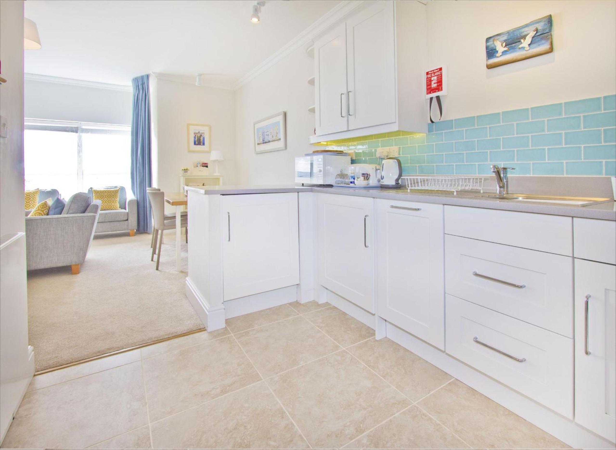 Beautiful Aberdovey Seafront Apartment 2 view 4