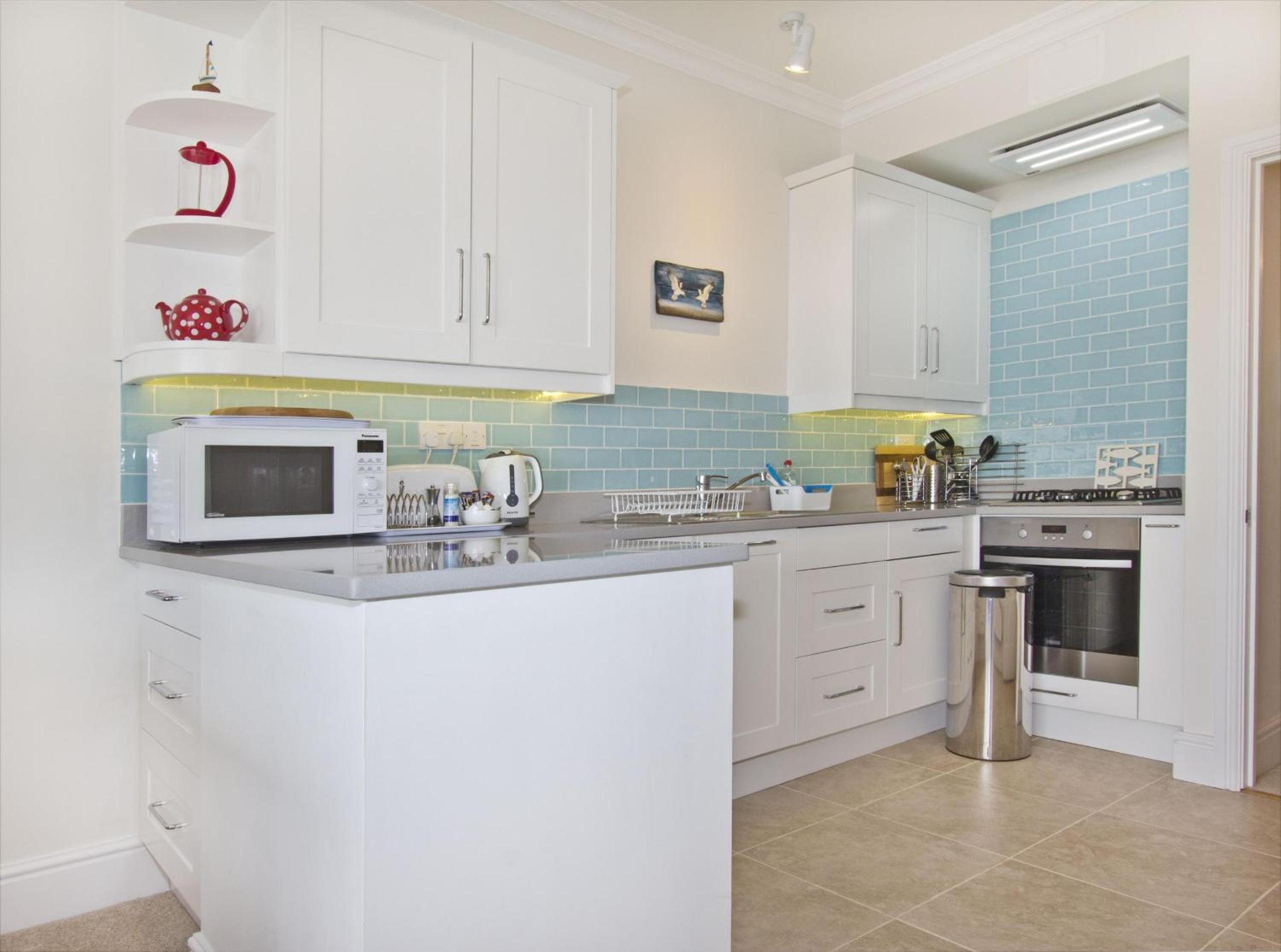 Beautiful Aberdovey Seafront Apartment 2 view 5
