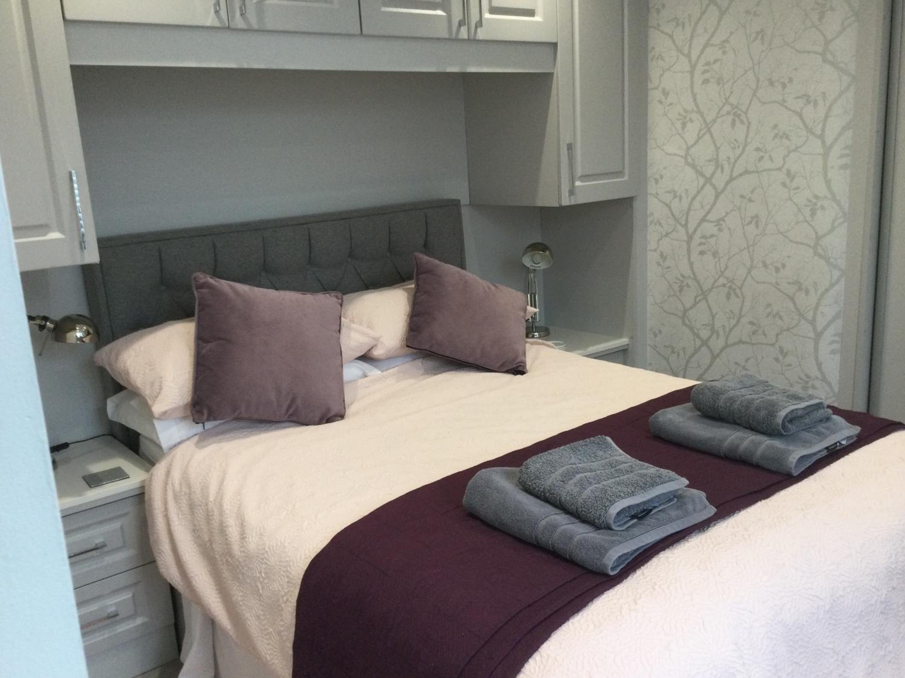 Lytham St Annes Vacations - Leafy Lytham central Lovely ground floor 1 bedroom apartment with private garden In Lytham dog friendly - Property Image 5