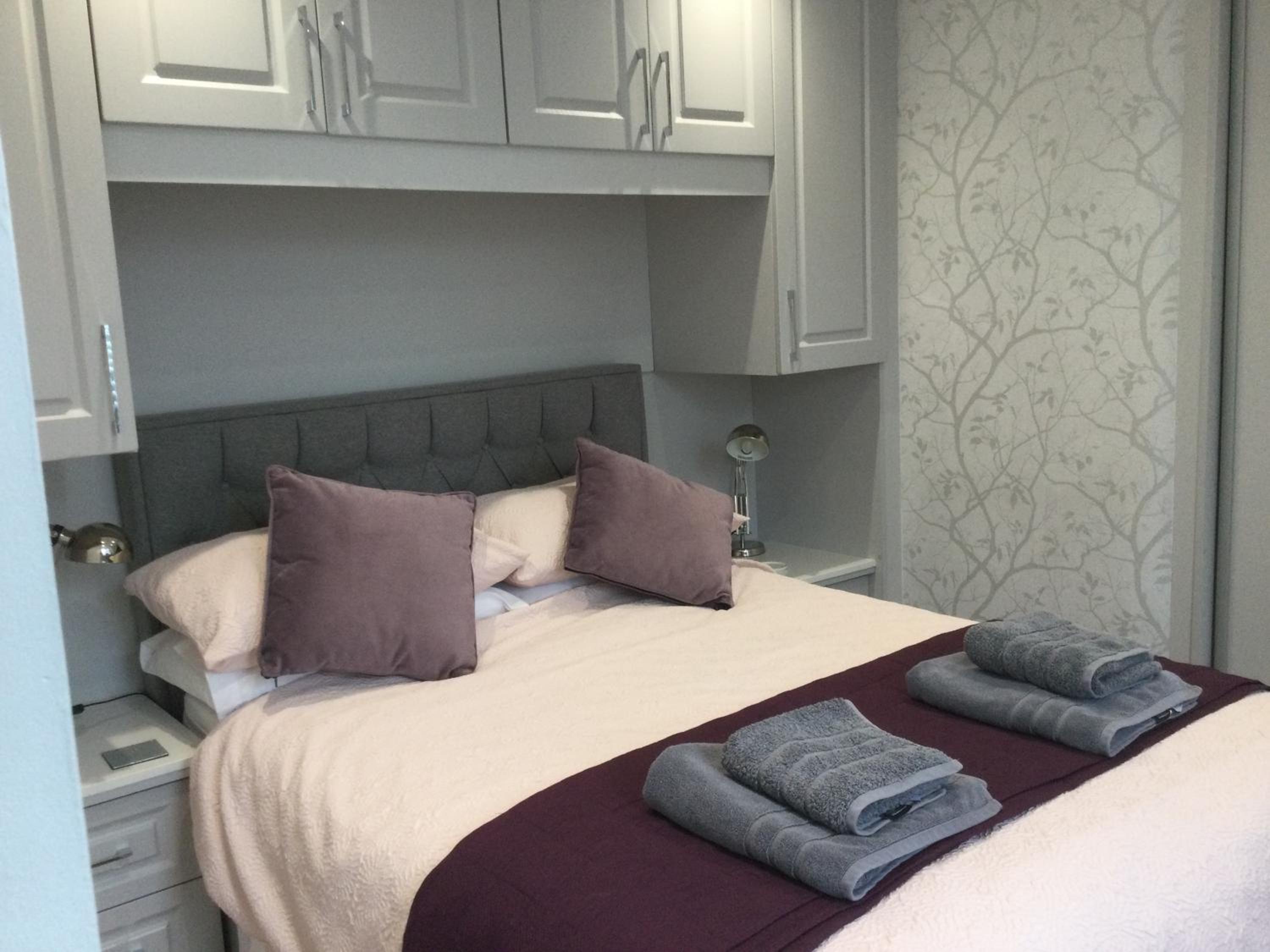 Lytham St Annes Vacations - Leafy Lytham central Lovely ground floor 1 bedroom apartment with private garden In Lytham dog friendly - Property Image 3