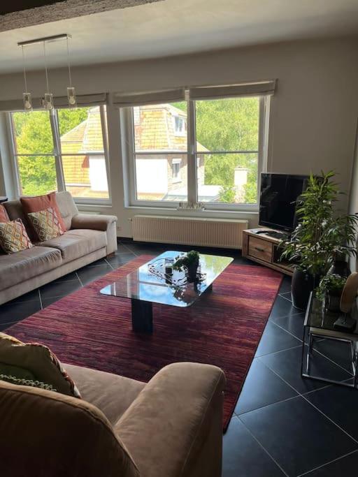 Loft spacieux dans une ancienne beurrerie avec parking gratuit