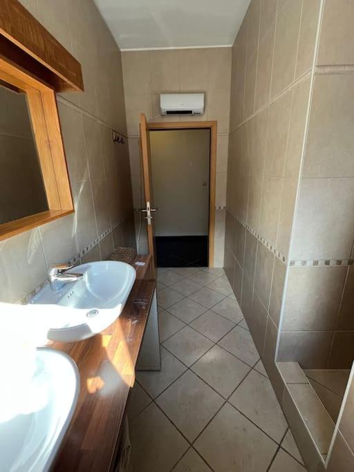 Loft spacieux dans une ancienne beurrerie avec parking gratuit
