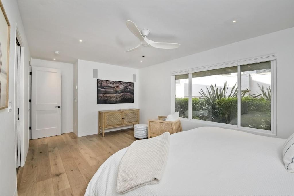Oceanfront Luxury, Fully Remodeled, Five-Star