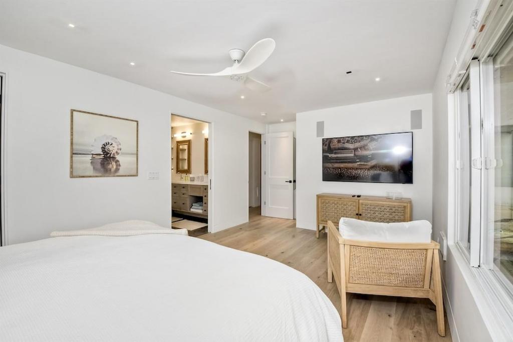 Oceanfront Luxury, Fully Remodeled, Five-Star
