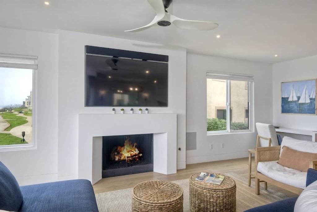 Oceanfront Luxury, Fully Remodeled, Five-Star