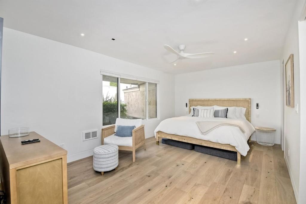 Oceanfront Luxury, Fully Remodeled, Five-Star