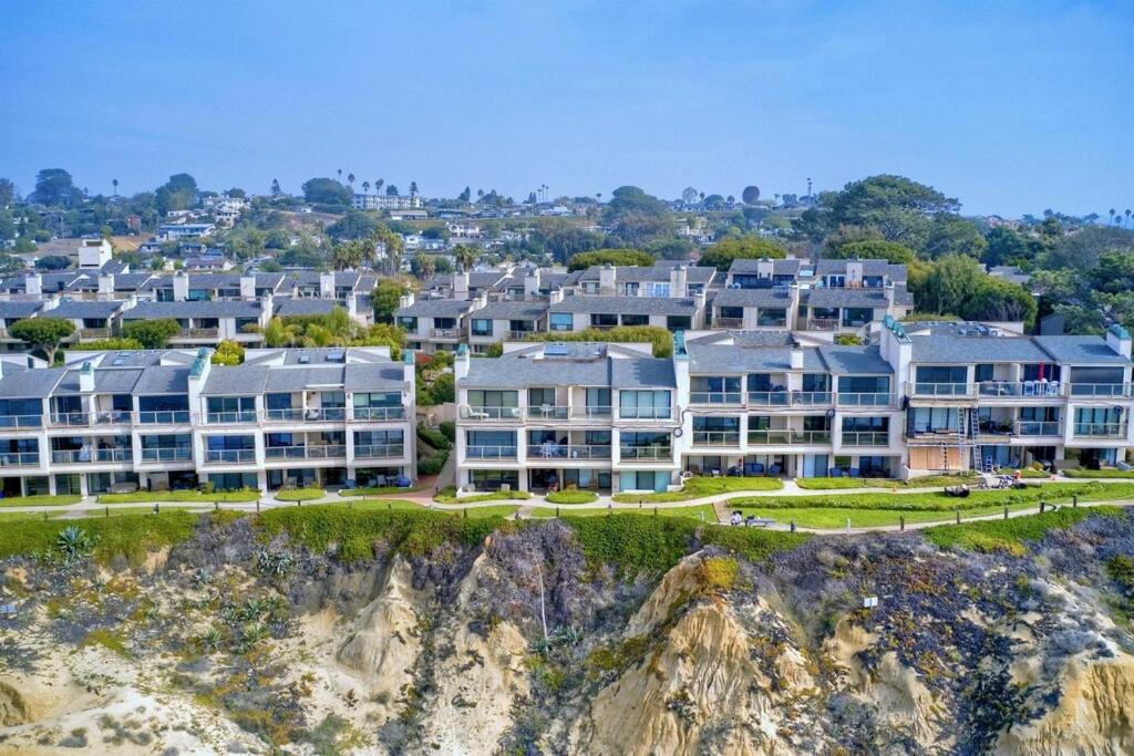 Oceanfront Luxury, Fully Remodeled, Five-Star
