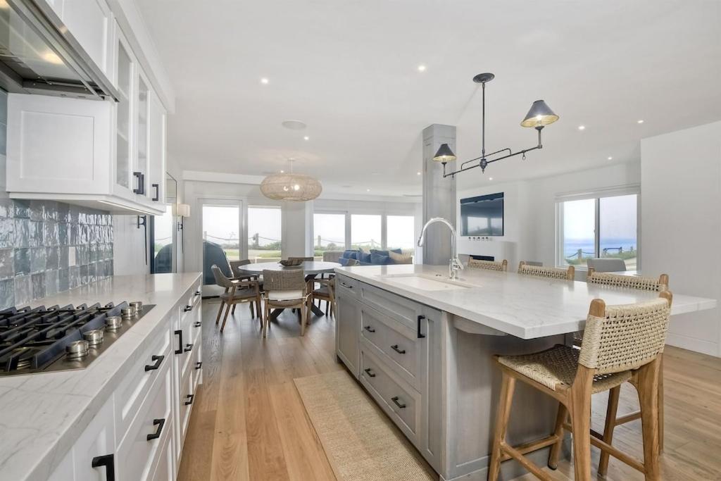 Oceanfront Luxury, Fully Remodeled, Five-Star
