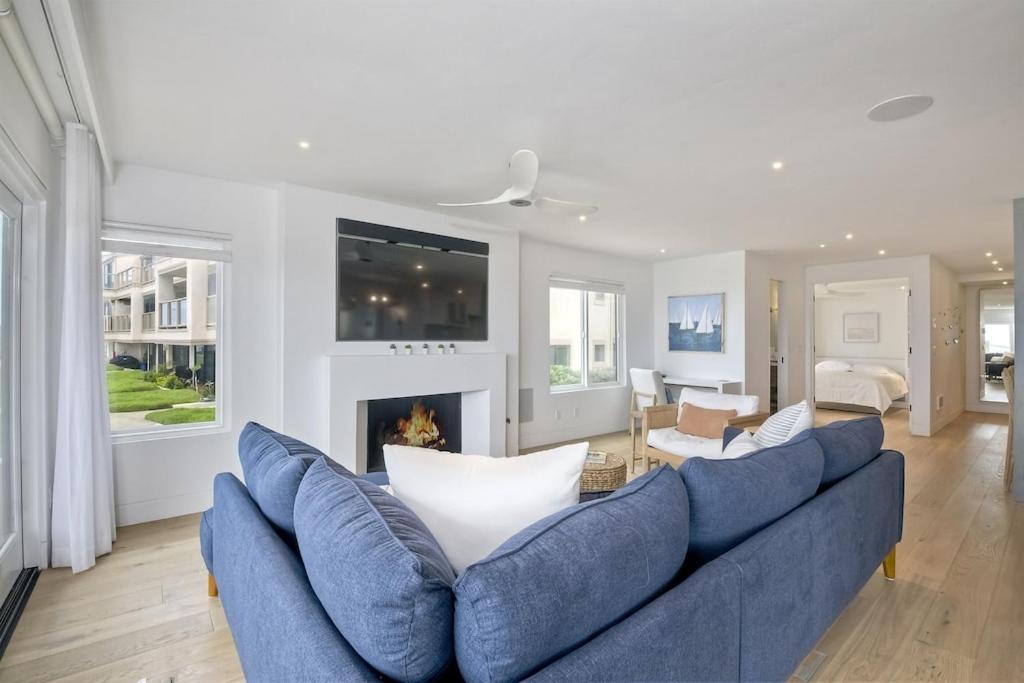 Oceanfront Luxury, Fully Remodeled, Five-Star