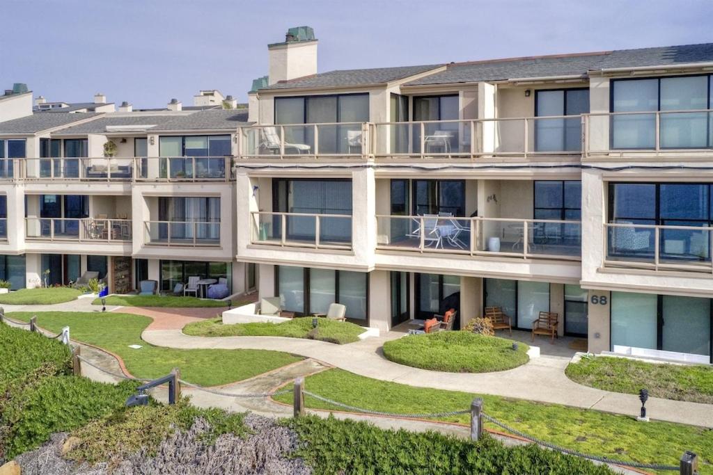 Oceanfront Luxury, Fully Remodeled, Five-Star