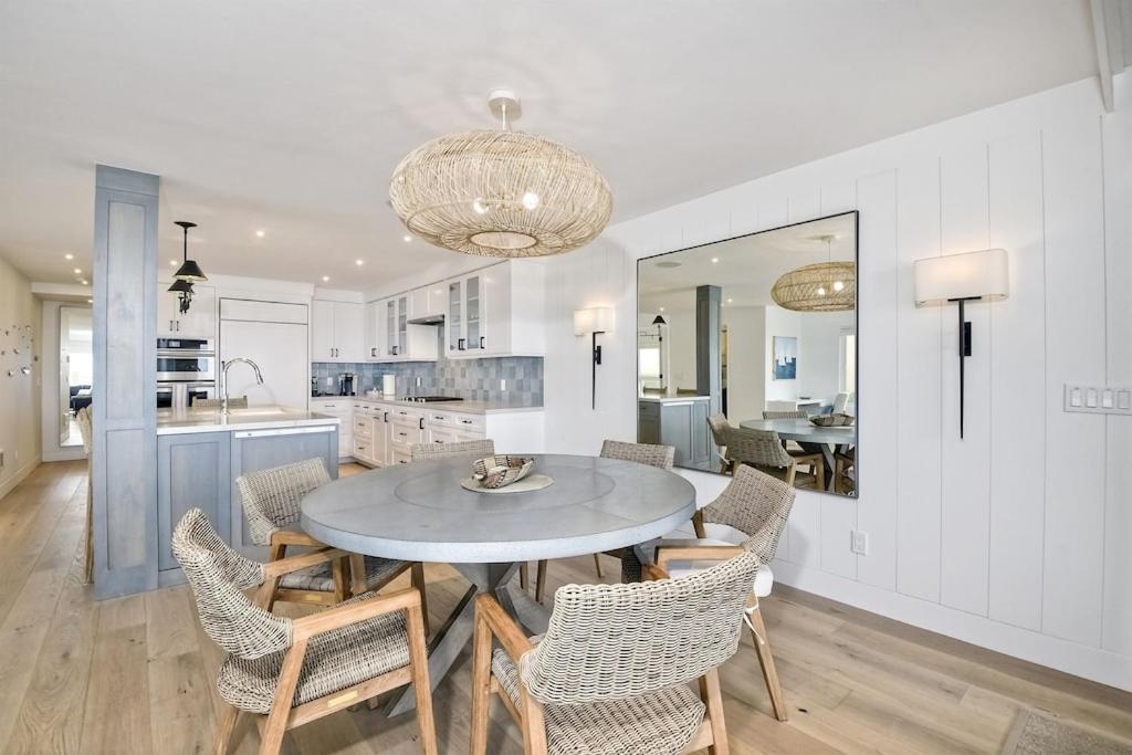 Oceanfront Luxury, Fully Remodeled, Five-Star