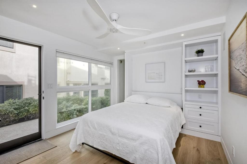 Oceanfront Luxury, Fully Remodeled, Five-Star