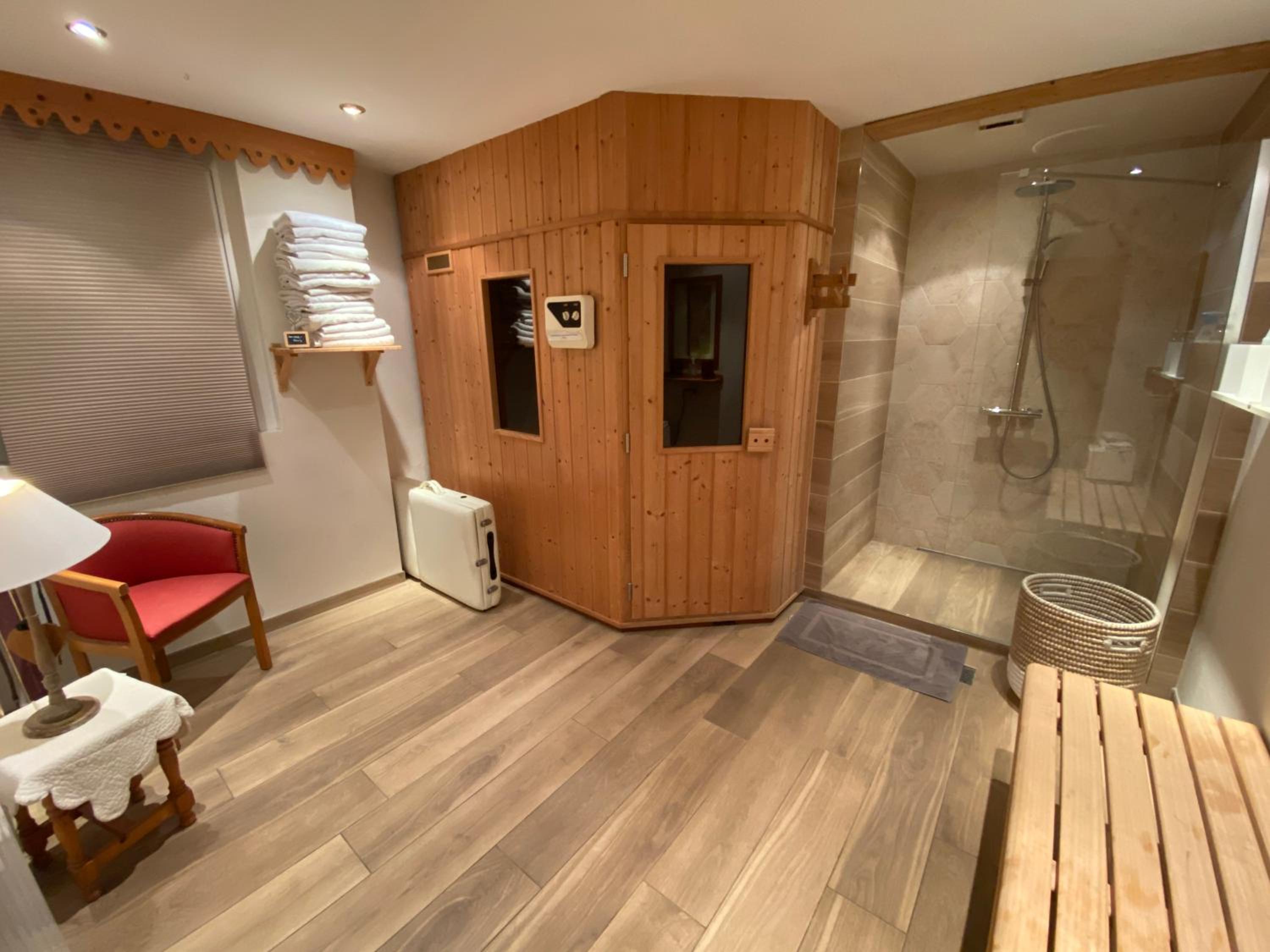 Maison La Devinière - sauna et spa compris accessibles toute l'année