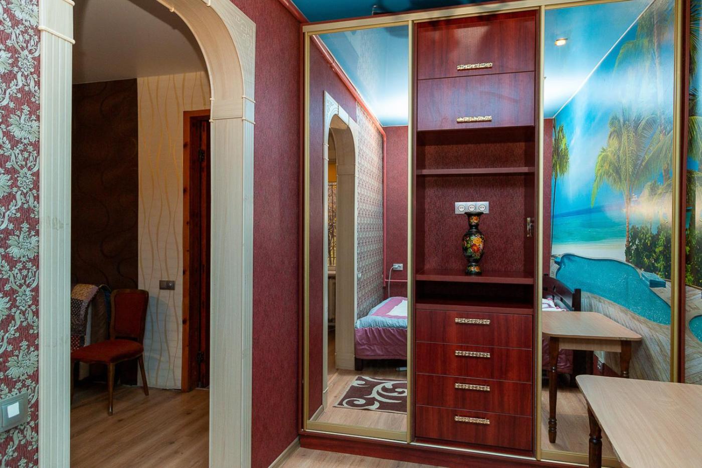 Comfortable apartments in the center of Dnipro view 3