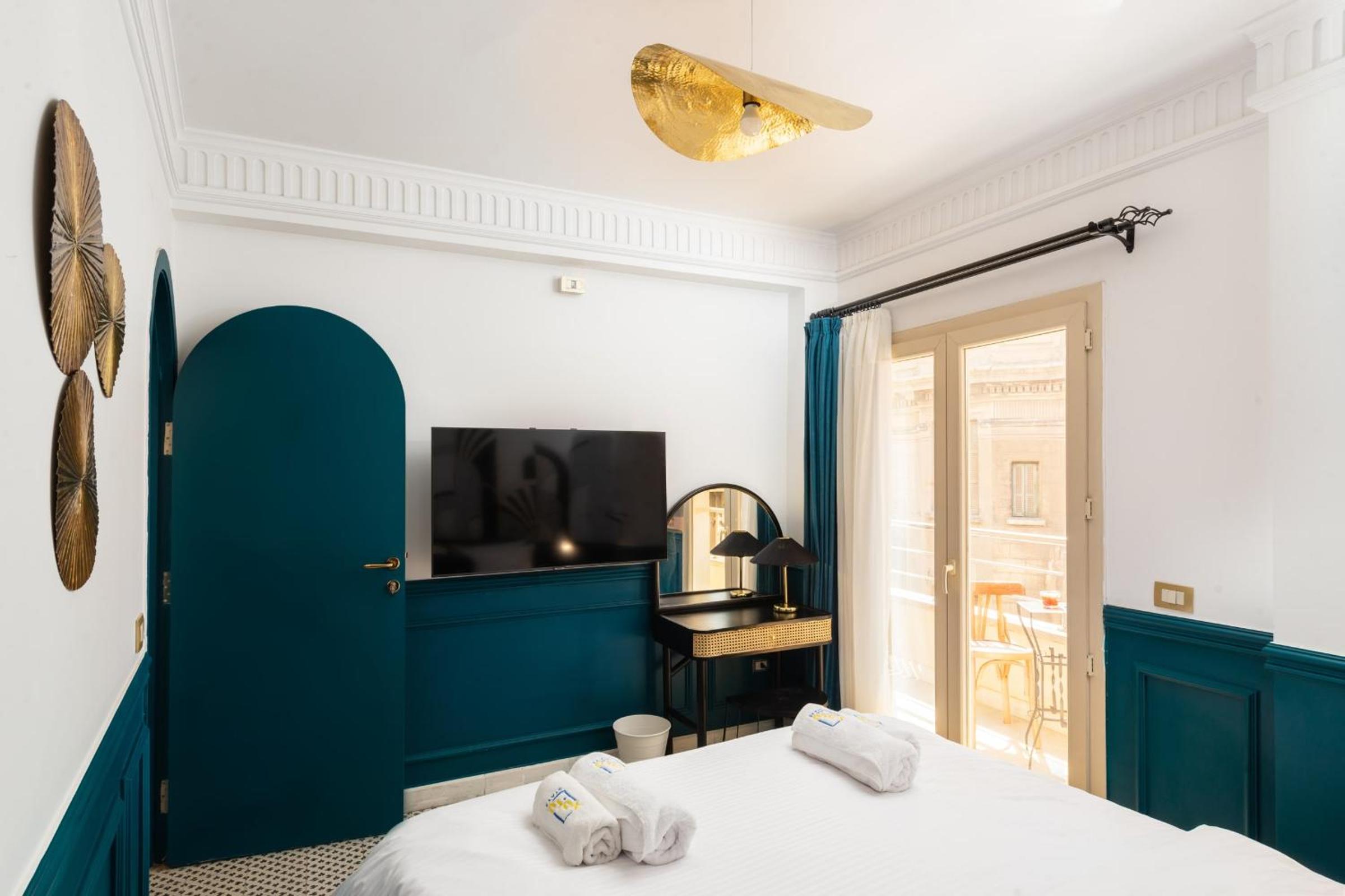 The Neat Nostalgic 2BDR Apt Cairo's Downtown