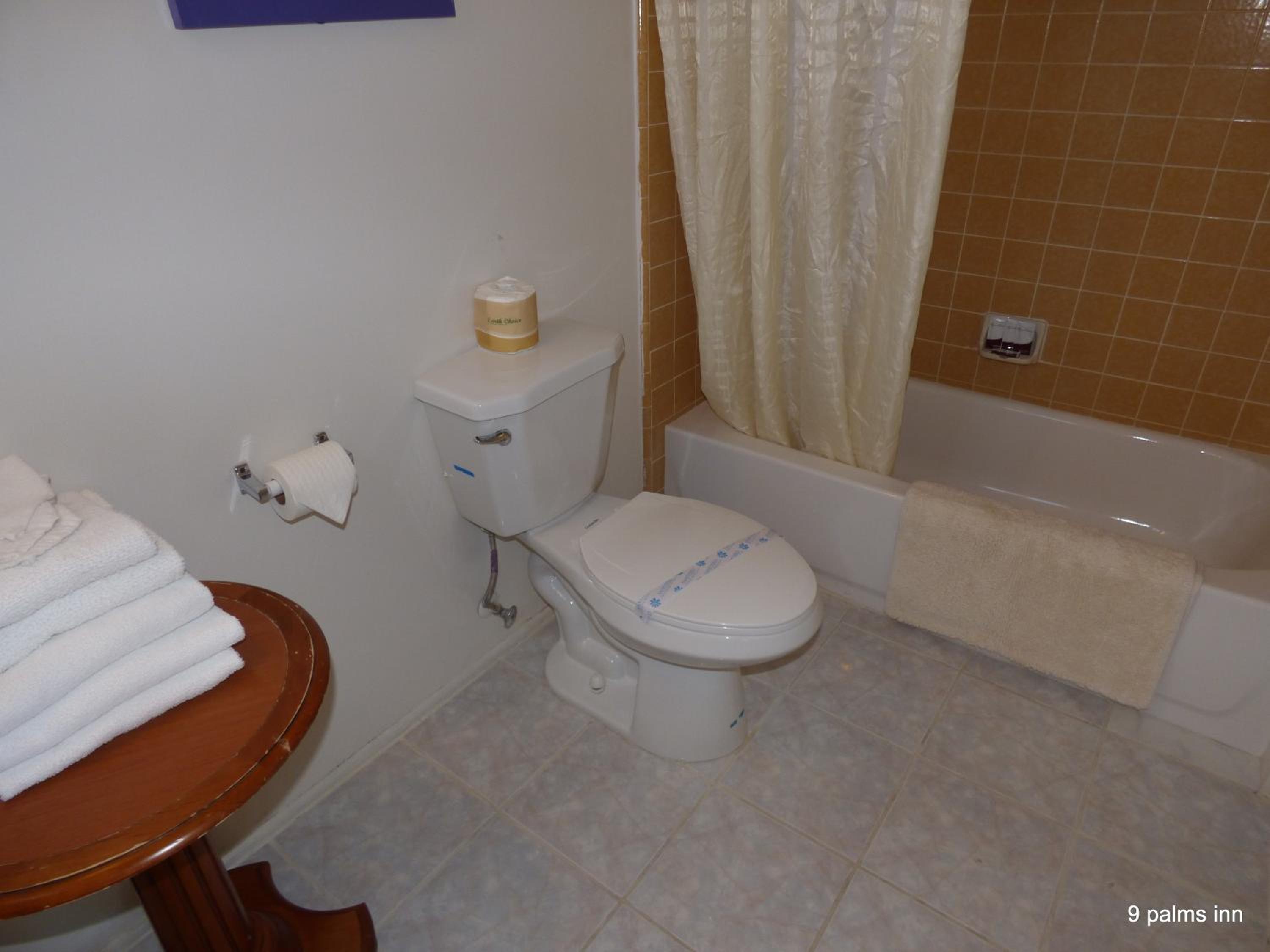 9 Palms Inn