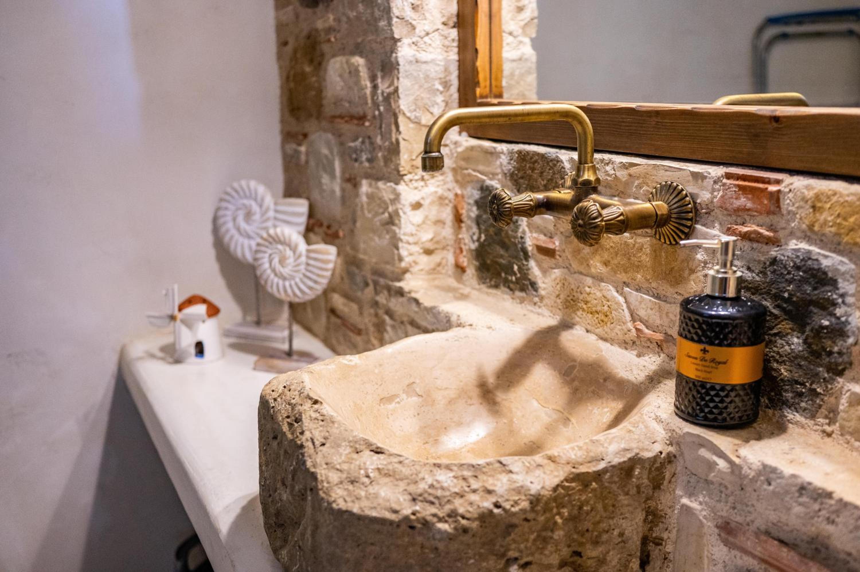 Chaihoutes stone villa into Olive farm in Zia