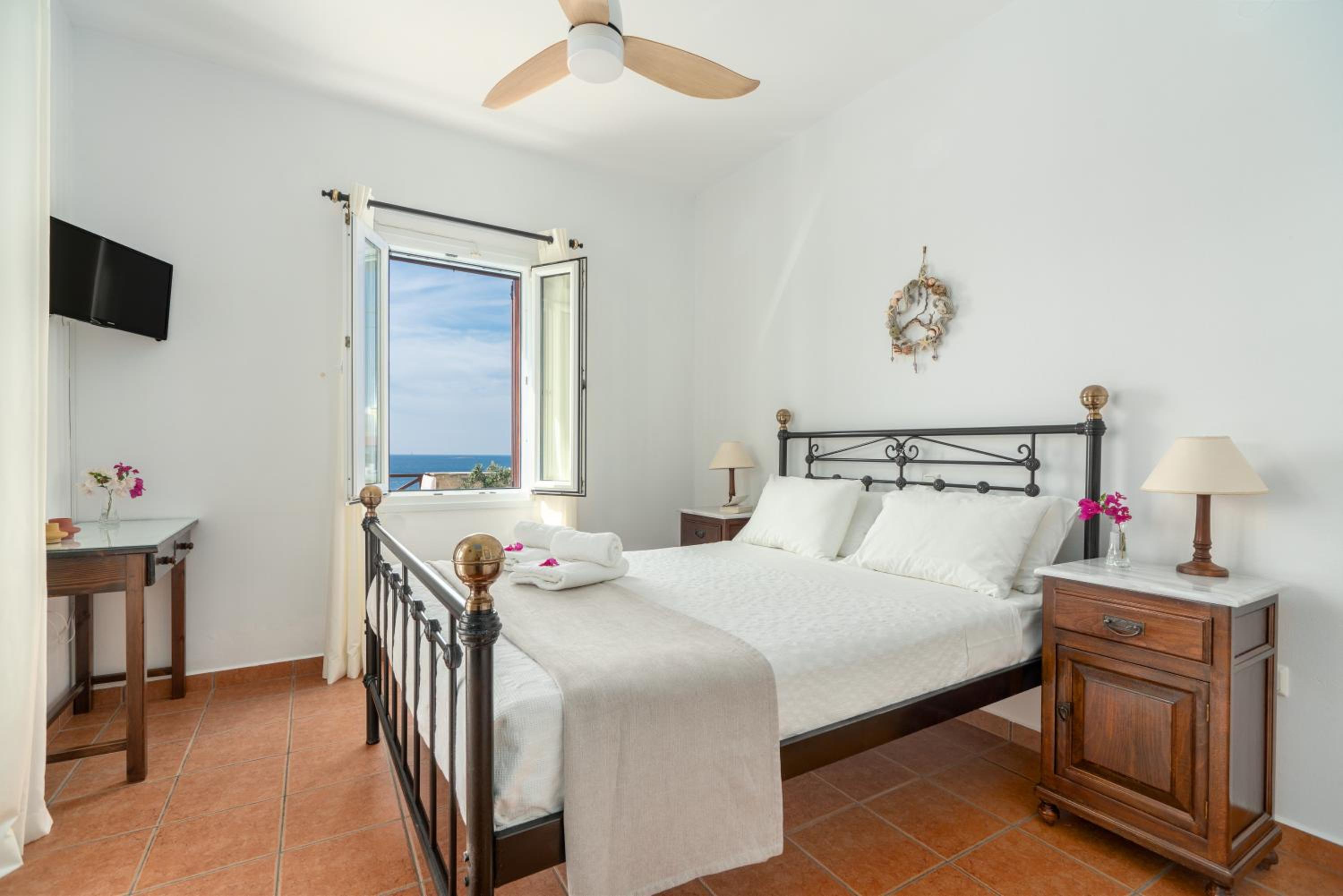 Reggina's Apartments view 2