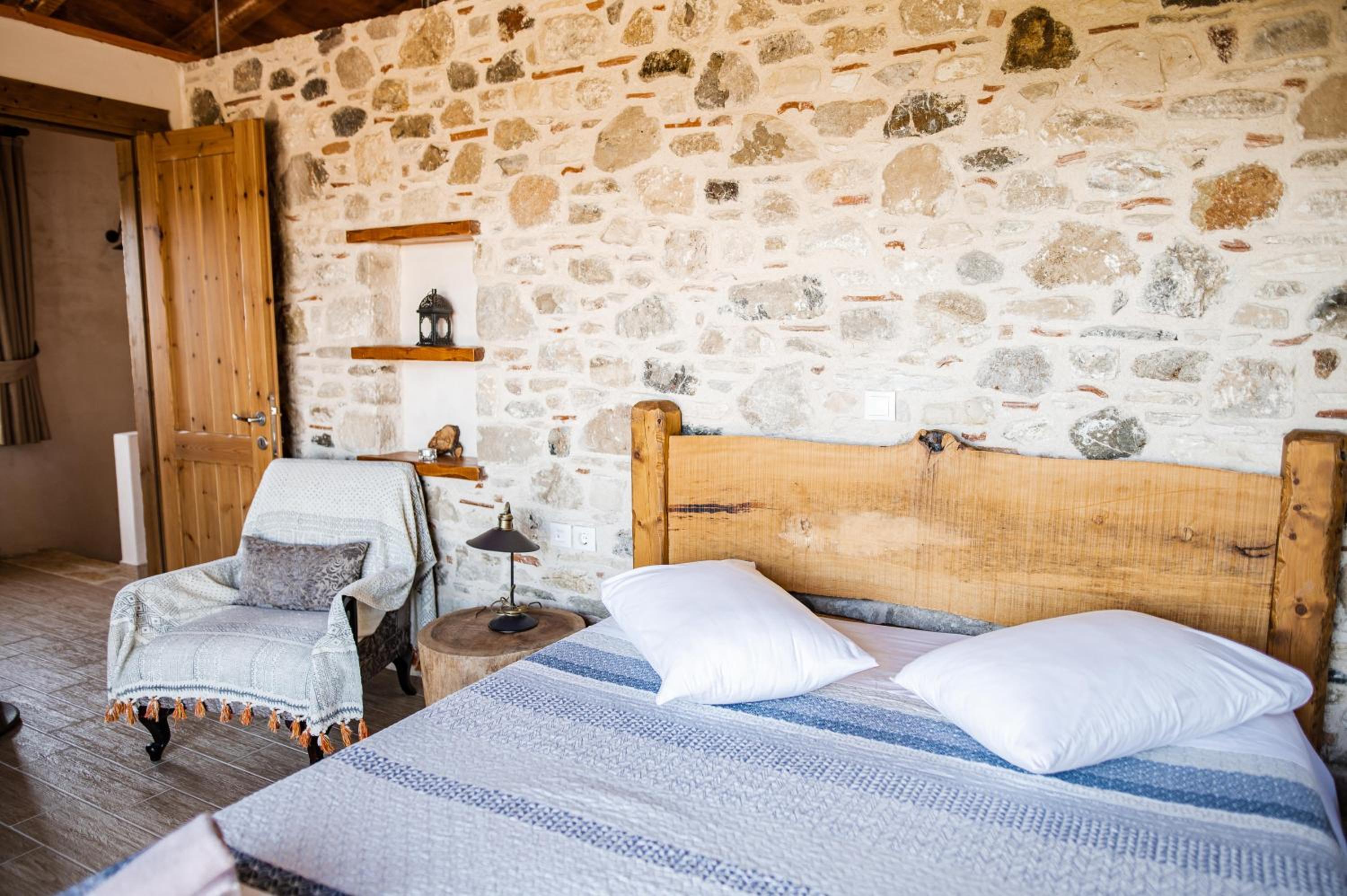Chaihoutes stone villa into Olive farm in Zia