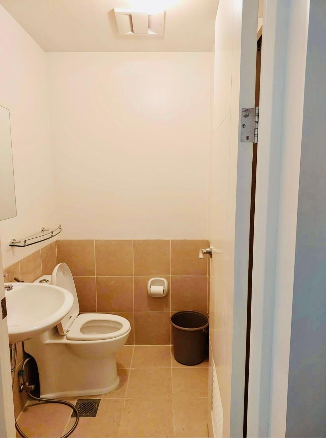 1BR Condo Unit at Celandine Condominium Near Ayala Cloverleaf Mall view 3